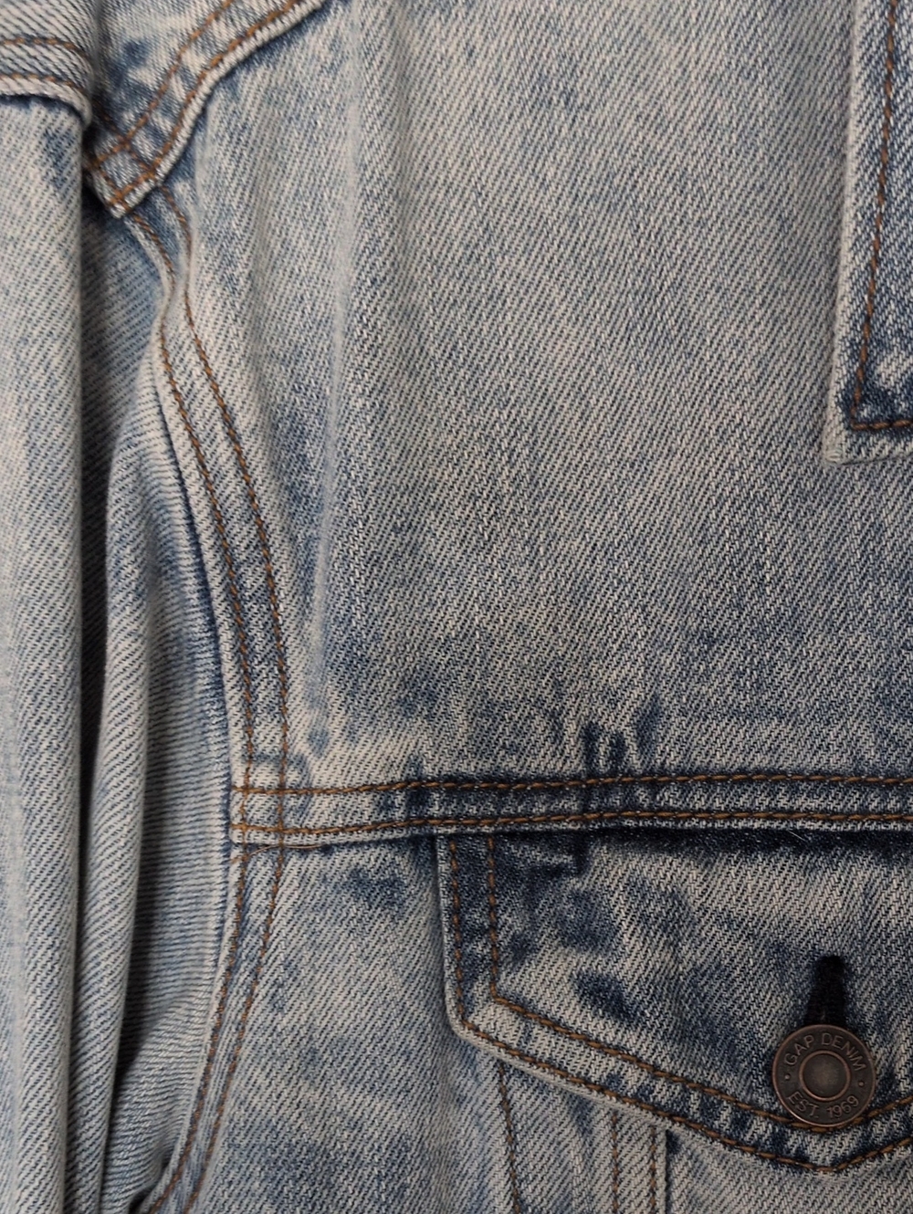 GAP Light Blue Washed Denim Jean Jacket - Picture 12 of 12